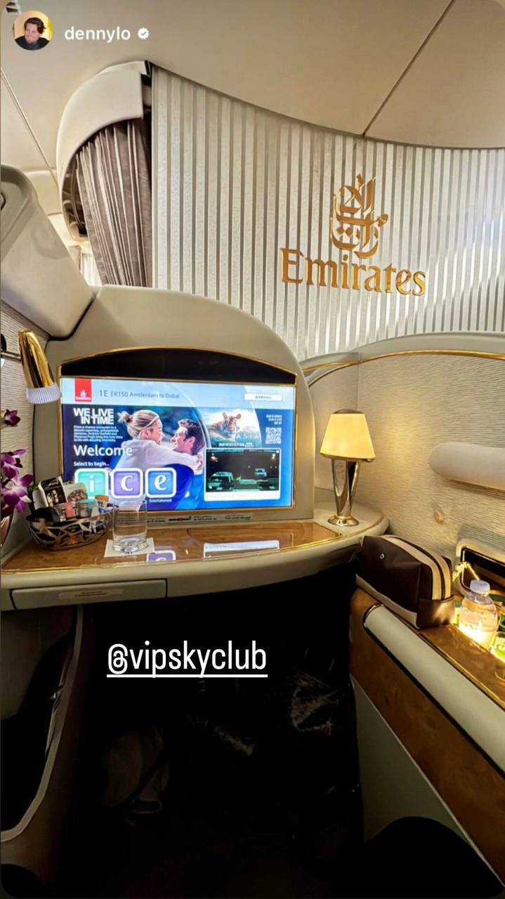 Instagram story from dennylo in Emirates First Class